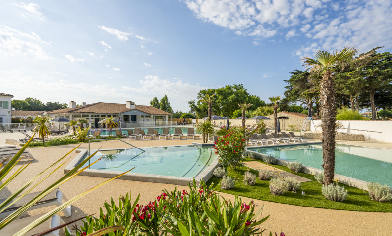 Heated water park camping Île-de-Ré