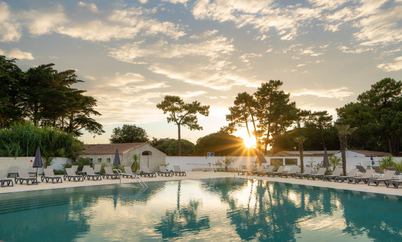Camping heated pool Île-de-Ré