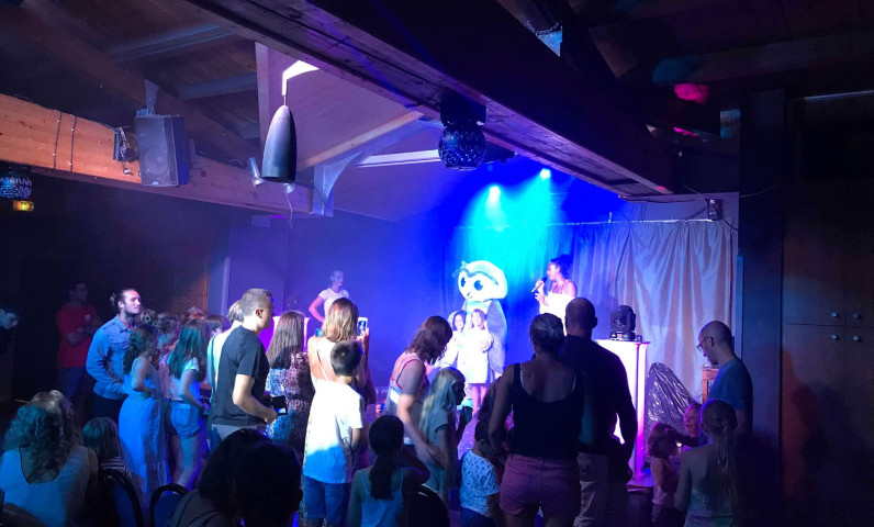 Camping, entertainment, and evening events on Île de Ré