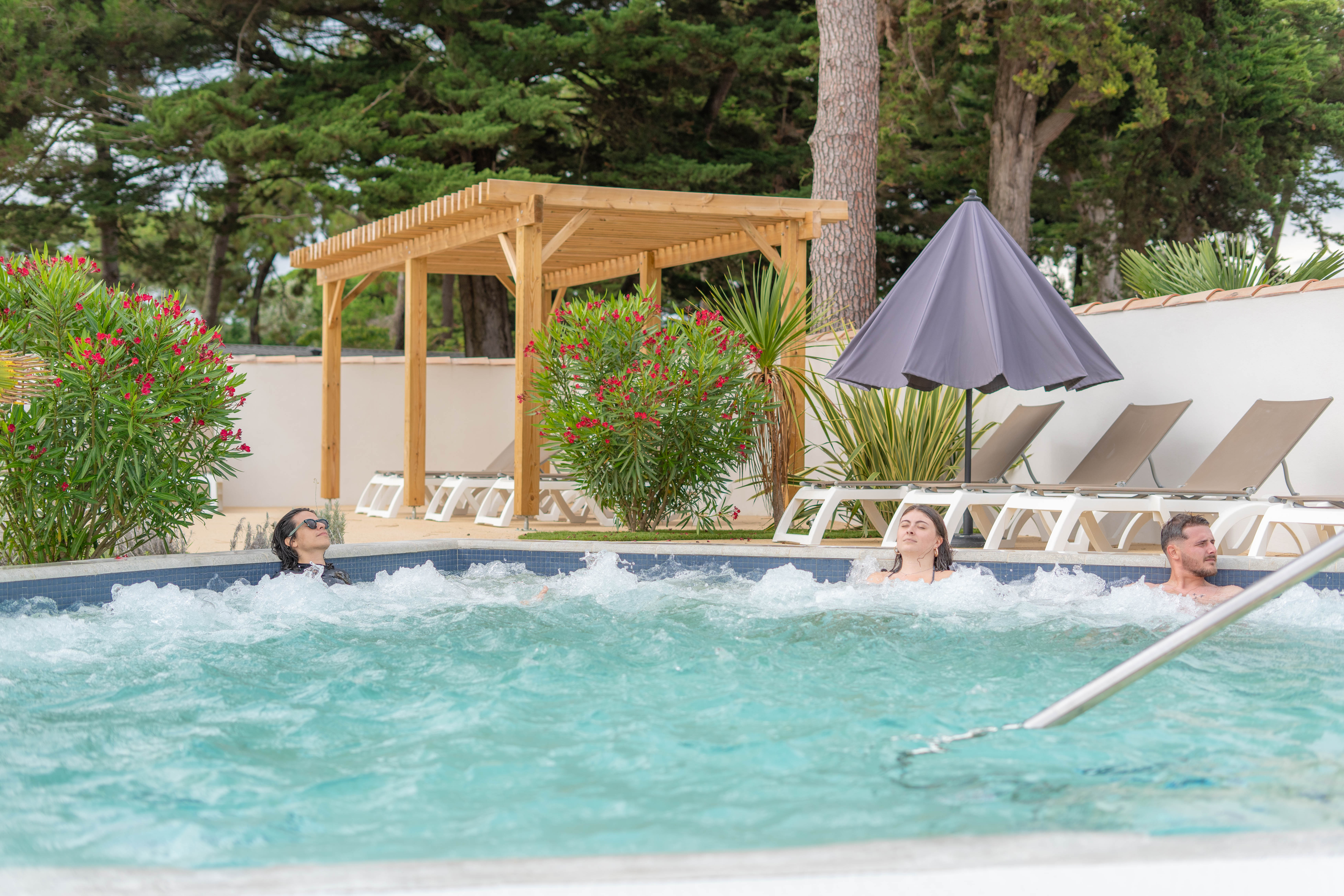 Camping avec bain à remous sur l'île de Ré